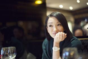 周迅吃瓜吃到自己头上娱乐天空,吃瓜吃到自己头上，娱乐天空再掀波澜